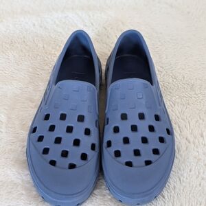 Like New: Vans Slip on Trek Shoes Kids 3